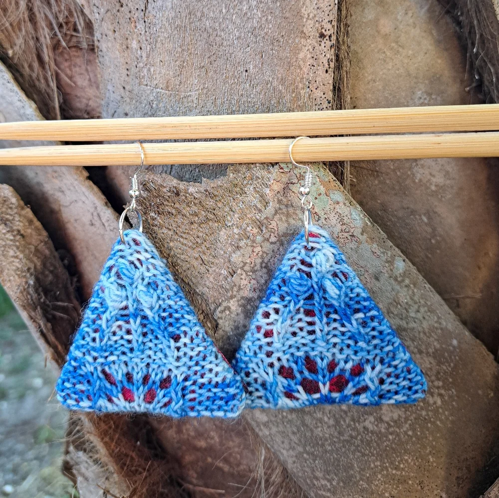 Triangle Knit Earrings Blue Hand Dyed Yarn Red Floral Cotton - Picture 4 of 11